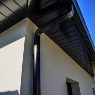 Gouttière et Dessous de toit posés sur une maison